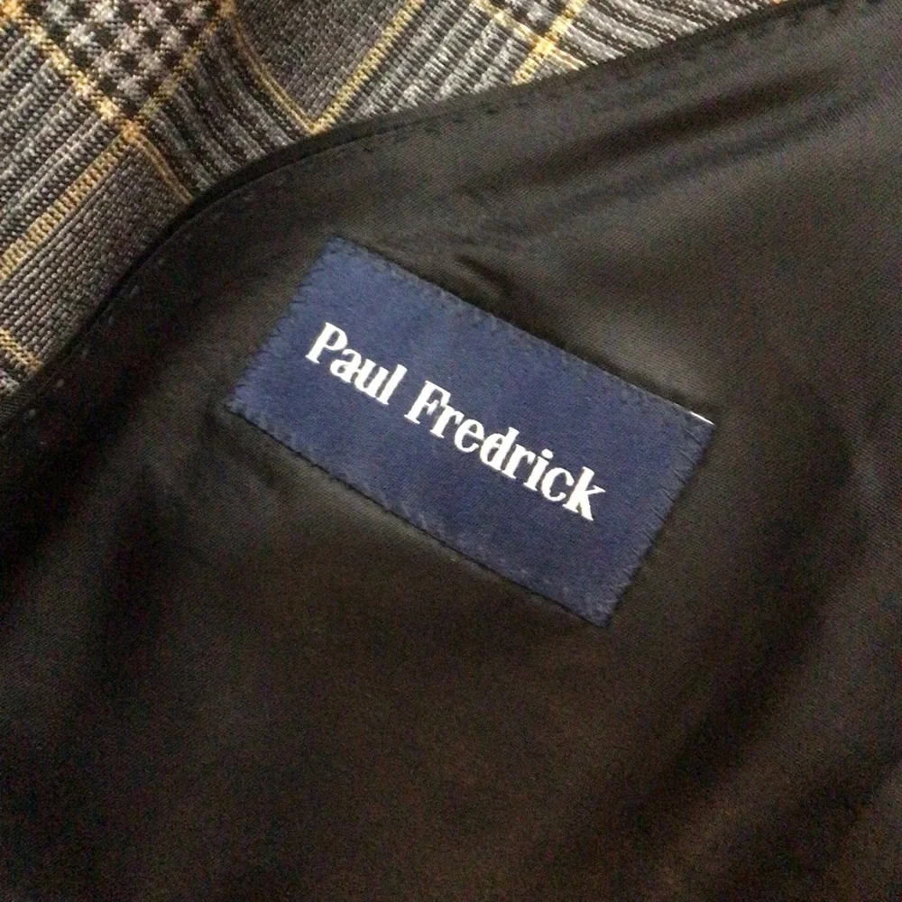Paul Frederick Gray Plaid Sport Coat Jacket 42L